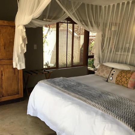 11 Raptors Lodge Hoedspruit Extérieur photo